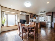 【神奈川県/横浜市都筑区見花山】横浜市都筑区見花山　中古戸建て LDK：出窓もあるので、明るく開放的です