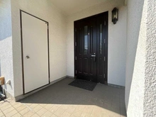 【神奈川県/横浜市都筑区見花山】横浜市都筑区見花山　中古戸建て 玄関