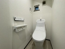 【神奈川県/横浜市港北区大倉山】港北区大倉山6丁目中古戸建 トイレ：1階