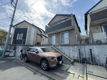 【神奈川県/川崎市宮前区神木】宮前区神木2丁目　中古戸建 外観：写真中央右側