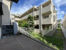 【神奈川県/横浜市青葉区市ケ尾町】青葉区市ケ尾町　中古戸建 庭