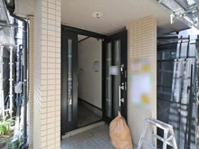 【神奈川県/横浜市神奈川区三枚町】神奈川区三枚町　中古戸建て 玄関