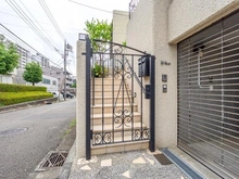 【神奈川県/横浜市都筑区茅ケ崎南】都筑区茅ヶ崎南三丁目戸建 アプローチ