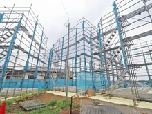 【神奈川県/川崎市宮前区西野川】宮前区西野川3丁目　新築戸建3号棟（全17棟） 建築中の外観：3号棟：写真中央（全17棟）