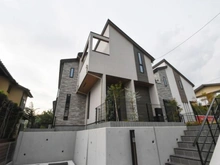 【神奈川県/横浜市青葉区市ケ尾町】市ヶ尾町　新築戸建　2号棟 外観：全2棟：写真手前