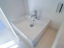 【神奈川県/横浜市緑区北八朔町】横浜市緑区北八朔町　新築戸建　A棟（全3棟） 洗面所：2階洗面所シンク