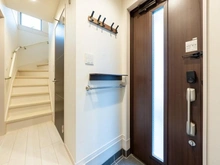 【神奈川県/川崎市幸区幸町】幸区幸町三丁目　中古戸建 玄関