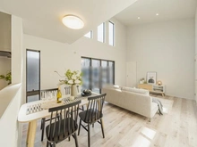 【神奈川県/横浜市青葉区市ケ尾町】青葉区市ケ尾町　中古戸建 リビング・ダイニング