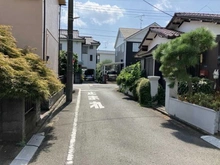 【東京都/昭島市宮沢町】昭島市宮沢町2丁目　新築戸建　2号棟 前面道路：2号棟は右奥側（全2棟）