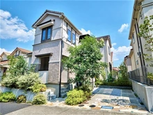 【東京都/稲城市坂浜】プラウドシーズン稲城若葉台 外観：通風や日照に配慮された配棟計画