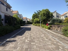 【東京都/府中市多磨町】THE FAIR GROVE 武蔵野の森  前面道路：東側