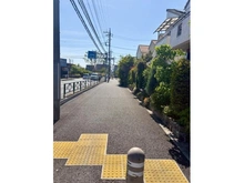 【東京都/府中市多磨町】THE FAIR GROVE 武蔵野の森  前面道路：南側