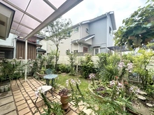 【東京都/小平市御幸町】小平市御幸町　中古戸建 庭：家具調度品は価格に含まれません。