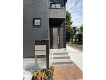 【東京都/小平市花小金井】小平市花小金井4丁目　新築戸建　6号棟 玄関