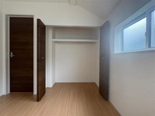【東京都/八王子市堀之内】八王子市堀之内　新築戸建　3号棟 洋室：2F洋室 約4.5帖　収納