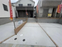 【東京都/八王子市堀之内】八王子市堀之内　新築戸建　3号棟 駐車場：写真中央