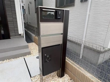 【東京都/八王子市堀之内】八王子市堀之内　新築戸建　3号棟 アプローチ：インターフォン、ポスト