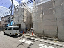 【東京都/府中市小柳町】小柳町5丁目　B号棟 建築中の外観：全4棟　画像中央