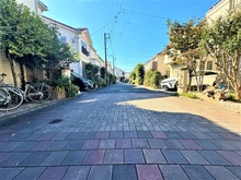 【東京都/小平市鈴木町】プラウドシーズン武蔵小金井ガーデンアベニュー 前面道路