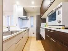 【東京都/杉並区高井戸東】グローイングスクエア浜田山グレースアベニュー キッチン：リビングを見渡せるカウンターキッチン