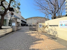 【東京都/杉並区高井戸東】グローイングスクエア浜田山グレースアベニュー 杉並区立高井戸小学校（現地より約950m）