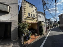 【東京都/杉並区阿佐谷南】杉並区阿佐谷南3丁目　中古戸建 外観：対象不動産：写真中央