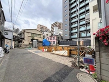 【東京都/品川区北品川】品川区北品川2丁目　新築戸建　C号棟 建築中の外観：全2棟　右側