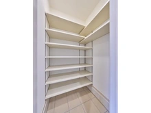 【東京都/文京区千駄木】文京区千駄木3丁目　中古戸建 シューズインクローゼット：玄関横シューズインクローゼット