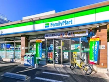 【東京都/杉並区上荻】杉並区上荻2丁目　中古戸建（積水ハウス施工　シャーウッド） ファミリーマート 杉並上荻二丁目店（現地より約210m）