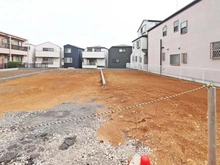 【神奈川県/横浜市鶴見区東寺尾】横浜市鶴見区東寺尾1丁目　新築戸建4号棟 建築中の外観：全4棟　右手奥側