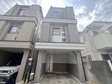 【東京都/世田谷区南烏山】世田谷区南烏山1丁目　中古戸建 外観：写真中央