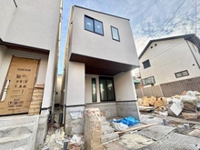 【東京都/国立市東】国立市東二丁目新築戸建B号棟 建築中の外観：全3区画