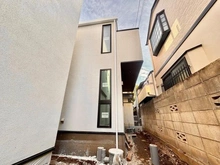 【東京都/国立市東】国立市東二丁目新築戸建C号棟 建築中の外観：全3区画