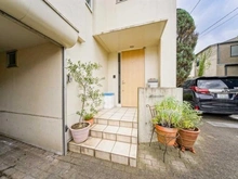 【東京都/目黒区原町】目黒区原町2丁目　中古戸建 玄関