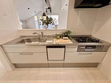 【東京都/杉並区下井草】杉並区下井草3丁目　戸建 キッチン：※家具調度品等は販売価格に含まれません。