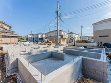 【東京都/練馬区大泉町】練馬区大泉町1丁目　新築戸建A号棟（全2棟） 建築中の外観：【全2棟】手前側