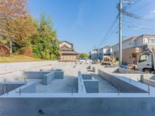 【東京都/練馬区大泉町】練馬区大泉町1丁目　新築戸建A号棟（全2棟） 建築中の外観：【全2棟】手前側