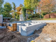 【東京都/練馬区大泉町】練馬区大泉町1丁目　新築戸建A号棟（全2棟） 建築中の外観：【全2棟】手前側