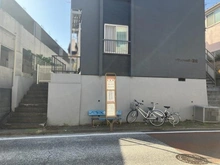 【東京都/世田谷区代田】世田谷区代田3丁目　戸建 宮前橋バス停（現地より約20m）：梅ヶ丘駅、経堂駅方面行きバス停