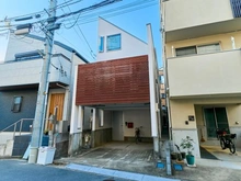 【東京都/目黒区大岡山】目黒区大岡山1丁目　中古戸建 外観：カースペースがある一戸建て