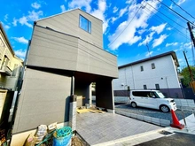 【東京都/世田谷区上北沢】上北沢五丁目　新築分譲住宅 建築中の外観