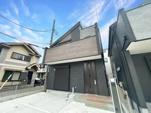 【東京都/調布市深大寺北町】調布市深大寺北町3丁目新築戸建　1号棟 外観：全2棟・写真中央