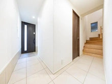 【東京都/世田谷区南烏山】南烏山4丁目　中古戸建 玄関