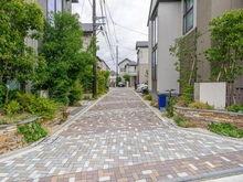 【東京都/小金井市貫井北町】プラウドシーズン武蔵小金井　悠景の邸 前面道路