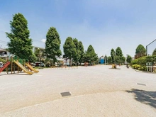 【東京都/世田谷区赤堤】プラウドシーズン世田谷経堂　光彩の邸  世田谷区立赤松公園（現地より約650m）