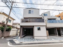 【東京都/世田谷区宮坂】世田谷区宮坂一丁目　新築戸建　A号棟 外観：全3棟　左側がA棟です