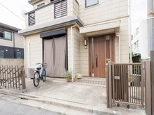 【東京都/世田谷区世田谷】世田谷一丁目中古戸建 アプローチ