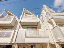 【東京都/世田谷区下馬】世田谷区下馬1丁目中古戸建 外観：写真中央