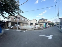 【東京都/狛江市駒井町】駒井町2丁目新築戸建　1号棟 建築中の外観：２区画中手前の区画