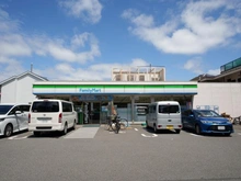 【東京都/調布市西つつじケ丘】調布市西つつじヶ丘2丁目　戸建 ファミリーマート　調布つつじヶ丘店（現地より約540m）